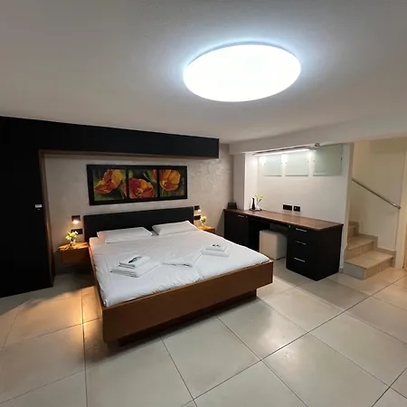 La Perla Del Garda - Exclusive & Pool Waterfront Apartment