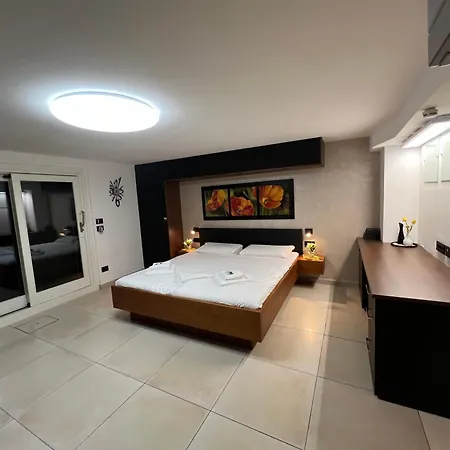 La Perla Del Garda - Exclusive & Pool Waterfront